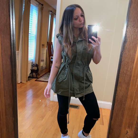 Green Vest - Picture 5 of 8